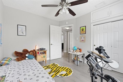 House in Saint Petersburg, Florida 3 bedrooms, 96.25 sq.m. № 2093168 - photo 11
