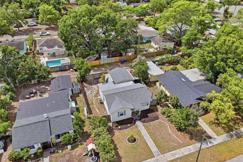 House in Saint Petersburg, Florida 3 bedrooms, 96.25 sq.m. № 2093168 - photo 18