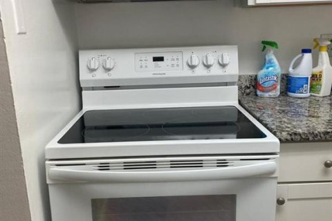 Condominio en alquiler en Altamonte Springs, Florida, 1 dormitorio, 42.92 m2 № 1767821 - foto 6