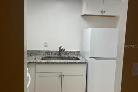 Condominio en alquiler en Altamonte Springs, Florida, 1 dormitorio, 42.92 m2 № 1767821 - foto 5