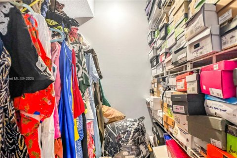 House in Lauderhill, Florida 2 bedrooms, 117.06 sq.m. № 1966040 - photo 24