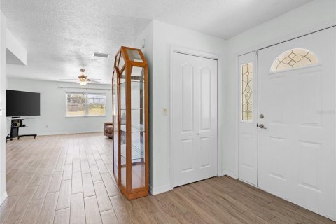 Casa en venta en Apopka, Florida, 3 dormitorios, 220.18 m2 № 2358734 - foto 6