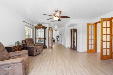 Casa en venta en Apopka, Florida, 3 dormitorios, 220.18 m2 № 2358734 - foto 9