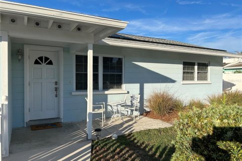 Casa en alquiler en Sarasota, Florida, 3 dormitorios, 130.99 m2 № 1918575 - foto 1