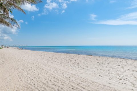 Condominio en venta en Key Biscayne, Florida, 3 dormitorios, 233.18 m2 № 1939266 - foto 21