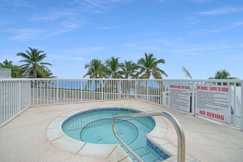 Copropriété à louer à Miami Beach, Floride: 1 chambre, 82.68 m2 № 1692573 - photo 9