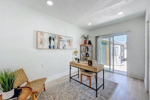 Villa ou maison à vendre à Tampa, Floride: 3 chambres, 111.48 m2 № 2396611 - photo 17