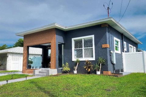 Villa ou maison à Tampa, Floride 3 chambres, 111.48 m2 № 2396611
