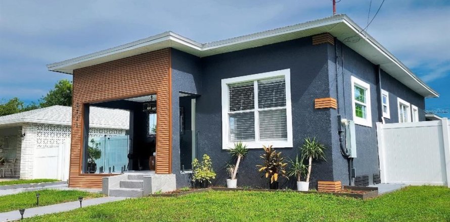 Villa ou maison à Tampa, Floride 3 chambres, 111.48 m2 № 2396611