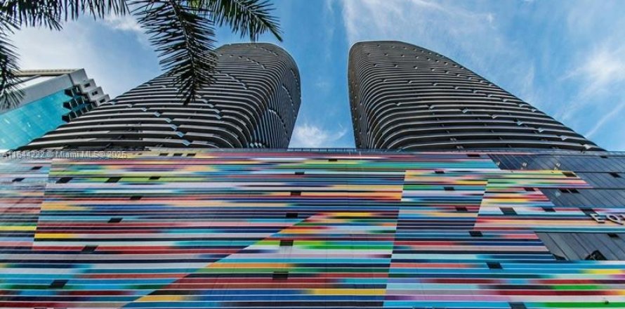 Condo in Miami, Florida, 1 bedroom № 1763340