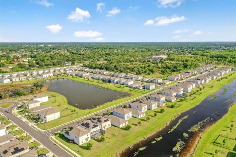 Villa ou maison à vendre à Lehigh Acres, Floride: 4 chambres, 179.95 m2 № 1839719 - photo 22