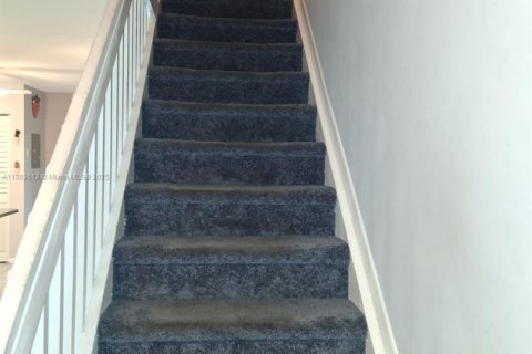 Townhouse in Pembroke Pines, Florida 3 bedrooms, 151.9 sq.m. № 1955037 - photo 8