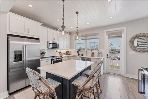 House in HUNTERS POINT in Cortez, Florida 3 bedrooms, 155.89 sq.m. № 2095886 - photo 18