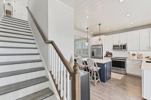 House in HUNTERS POINT in Cortez, Florida 3 bedrooms, 155.89 sq.m. № 2095886 - photo 22