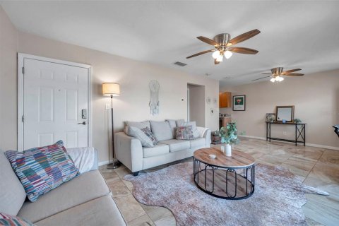 Condominio en venta en Saint Petersburg, Florida, 1 dormitorio, 52.21 m2 № 1684673 - foto 3