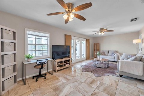 Condominio en venta en Saint Petersburg, Florida, 1 dormitorio, 52.21 m2 № 1684673 - foto 7