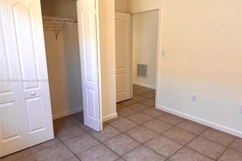 House in Homestead, Florida 3 bedrooms, 132.48 sq.m. № 1970752 - photo 16