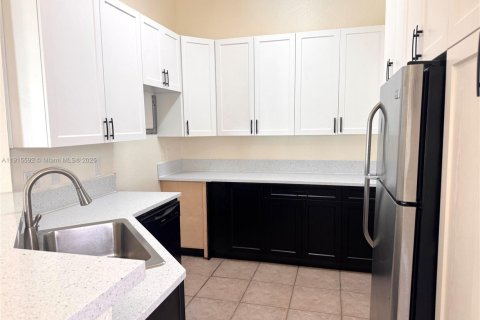 House in Homestead, Florida 3 bedrooms, 132.48 sq.m. № 1970752 - photo 11