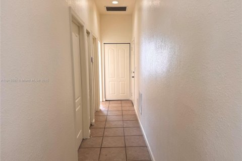 House in Homestead, Florida 3 bedrooms, 132.48 sq.m. № 1970752 - photo 19