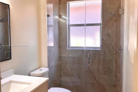 House in Homestead, Florida 3 bedrooms, 132.48 sq.m. № 1970752 - photo 25