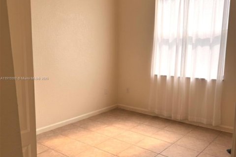 House in Homestead, Florida 3 bedrooms, 132.48 sq.m. № 1970752 - photo 18