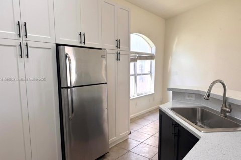 House in Homestead, Florida 3 bedrooms, 132.48 sq.m. № 1970752 - photo 10