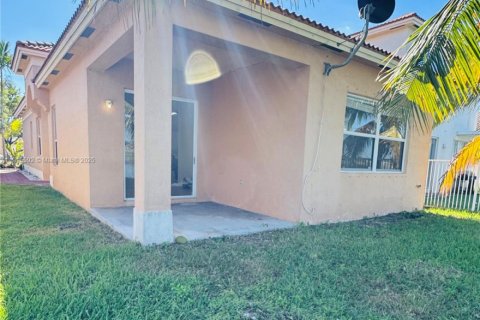 House in Homestead, Florida 3 bedrooms, 132.48 sq.m. № 1970752 - photo 23
