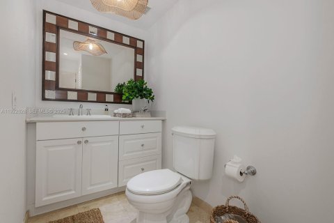 Купить виллу или дом в Корал-Гейблс, Флорида 5 спален, 411.46м2, № 1997231 - фото 16