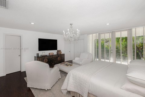 Купить виллу или дом в Корал-Гейблс, Флорида 5 спален, 411.46м2, № 1997231 - фото 29