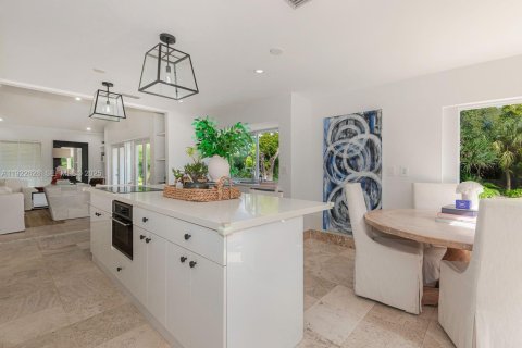 Купить виллу или дом в Корал-Гейблс, Флорида 5 спален, 411.46м2, № 1997231 - фото 21