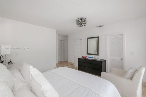 Купить виллу или дом в Корал-Гейблс, Флорида 5 спален, 411.46м2, № 1997231 - фото 13