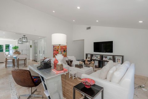 Купить виллу или дом в Корал-Гейблс, Флорида 5 спален, 411.46м2, № 1997231 - фото 17