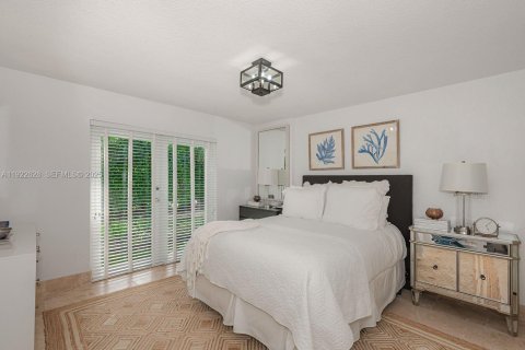 Купить виллу или дом в Корал-Гейблс, Флорида 5 спален, 411.46м2, № 1997231 - фото 10