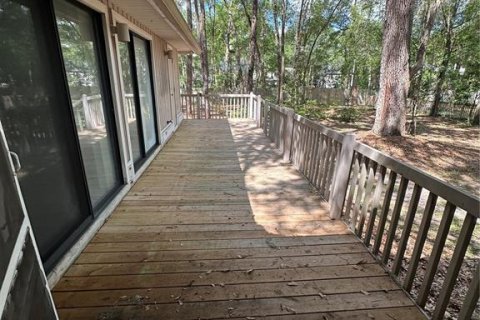 House in Gainesville, Florida 5 bedrooms, 267.93 sq.m. № 2150937 - photo 25