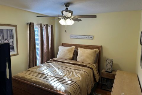 House in Port St. Lucie, Florida 4 bedrooms, 207.73 sq.m. № 2193438 - photo 22