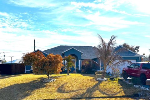 House in Port St. Lucie, Florida 4 bedrooms, 207.73 sq.m. № 2193438