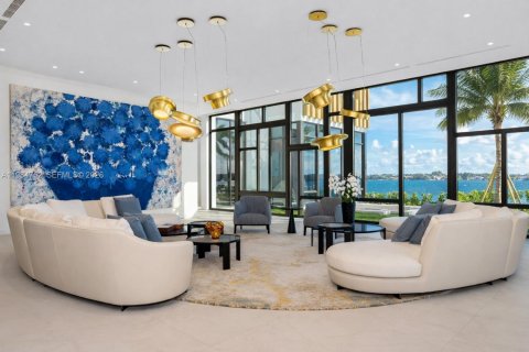 House in West Palm Beach, Florida 7 bedrooms, 376.07 sq.m. № 2046496 - photo 19