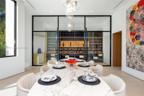 House in West Palm Beach, Florida 7 bedrooms, 376.07 sq.m. № 2046496 - photo 20