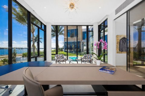 House in West Palm Beach, Florida 7 bedrooms, 376.07 sq.m. № 2046496 - photo 8