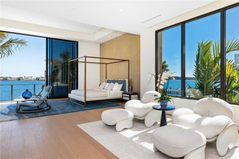 House in West Palm Beach, Florida 7 bedrooms, 376.07 sq.m. № 2046496 - photo 28