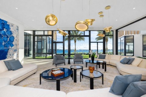 House in West Palm Beach, Florida 7 bedrooms, 376.07 sq.m. № 2046496 - photo 17