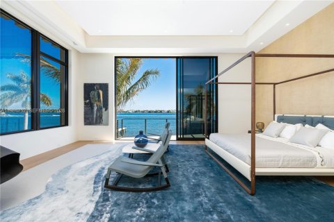 House in West Palm Beach, Florida 7 bedrooms, 376.07 sq.m. № 2046496 - photo 29