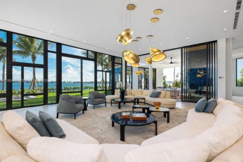 House in West Palm Beach, Florida 7 bedrooms, 376.07 sq.m. № 2046496 - photo 15