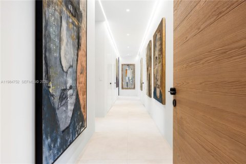 House in West Palm Beach, Florida 7 bedrooms, 376.07 sq.m. № 2046496 - photo 26