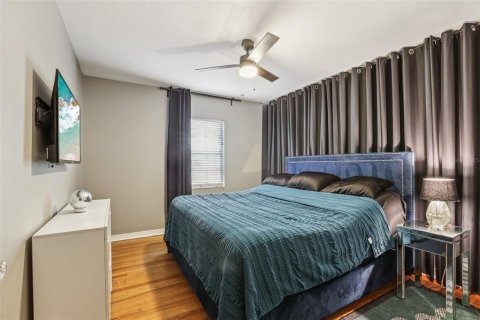 House in Tampa, Florida 3 bedrooms, 116.31 sq.m. № 2143213 - photo 22