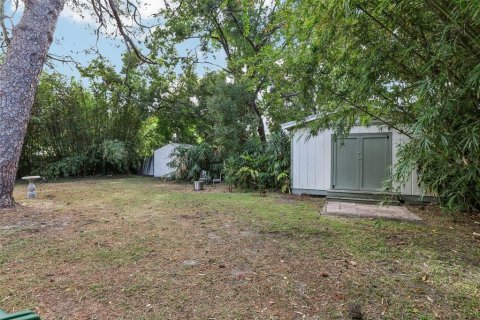 House in Tampa, Florida 3 bedrooms, 116.31 sq.m. № 2143213 - photo 24