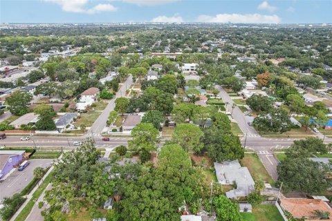 House in Tampa, Florida 3 bedrooms, 116.31 sq.m. № 2143213 - photo 29