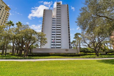 Condo in Tampa, Florida, 2 bedrooms № 2095611 - photo 4