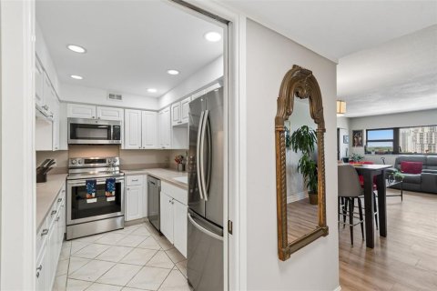 Condo in Tampa, Florida, 2 bedrooms № 2095611 - photo 13