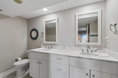 Condo in Tampa, Florida, 2 bedrooms № 2095611 - photo 20